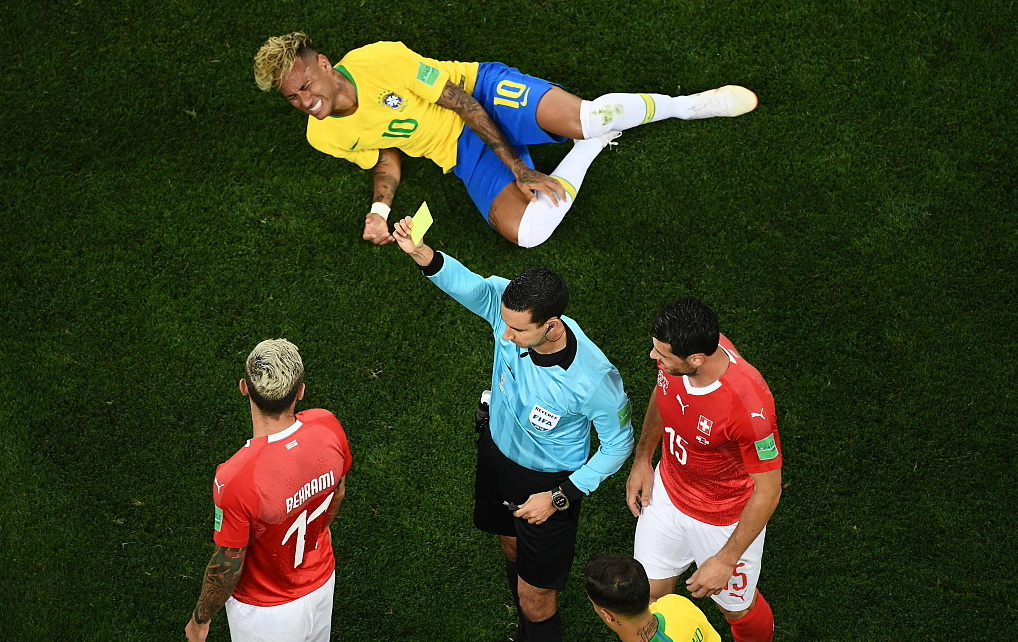 巴西队现在的问题,内马尔在场上有没有挑衅过c罗