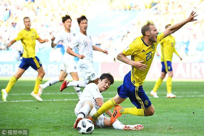 16年了！这支最擅长逃点球的球队终于受到了制裁，球迷：天道好轮回！