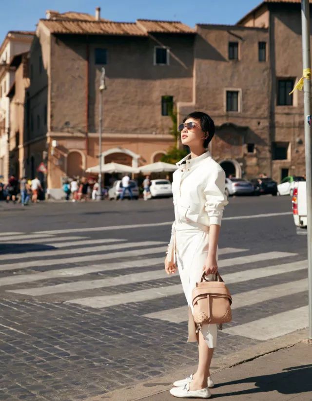 轻装美人,轻妆美人电视剧