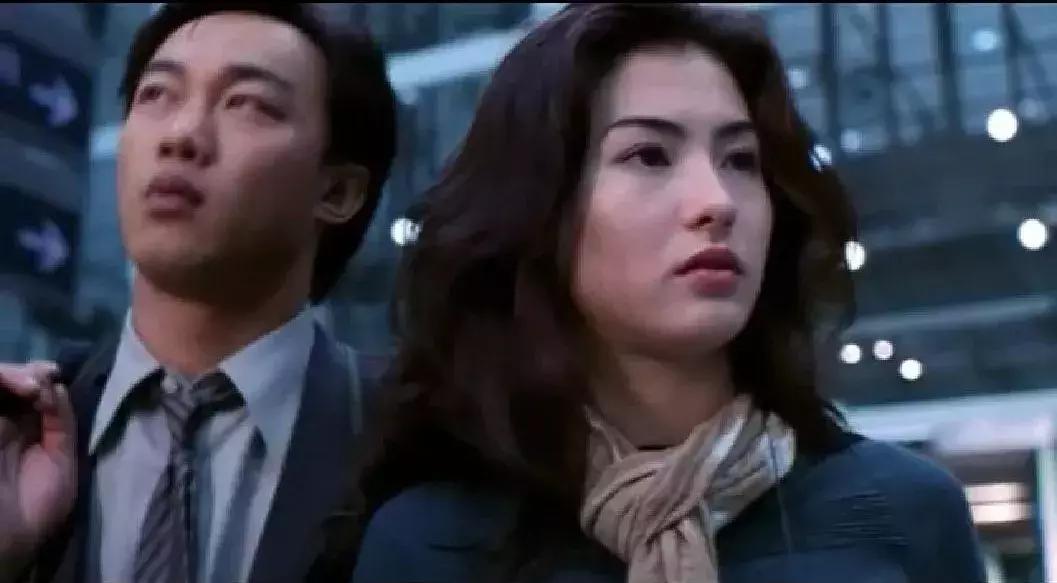 12岁的张柏芝到底是有多美呢,42岁的张柏芝有多迷人