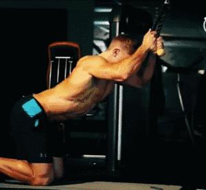 如何练成c罗的腿部肌肉,c罗霸气肌肉身材