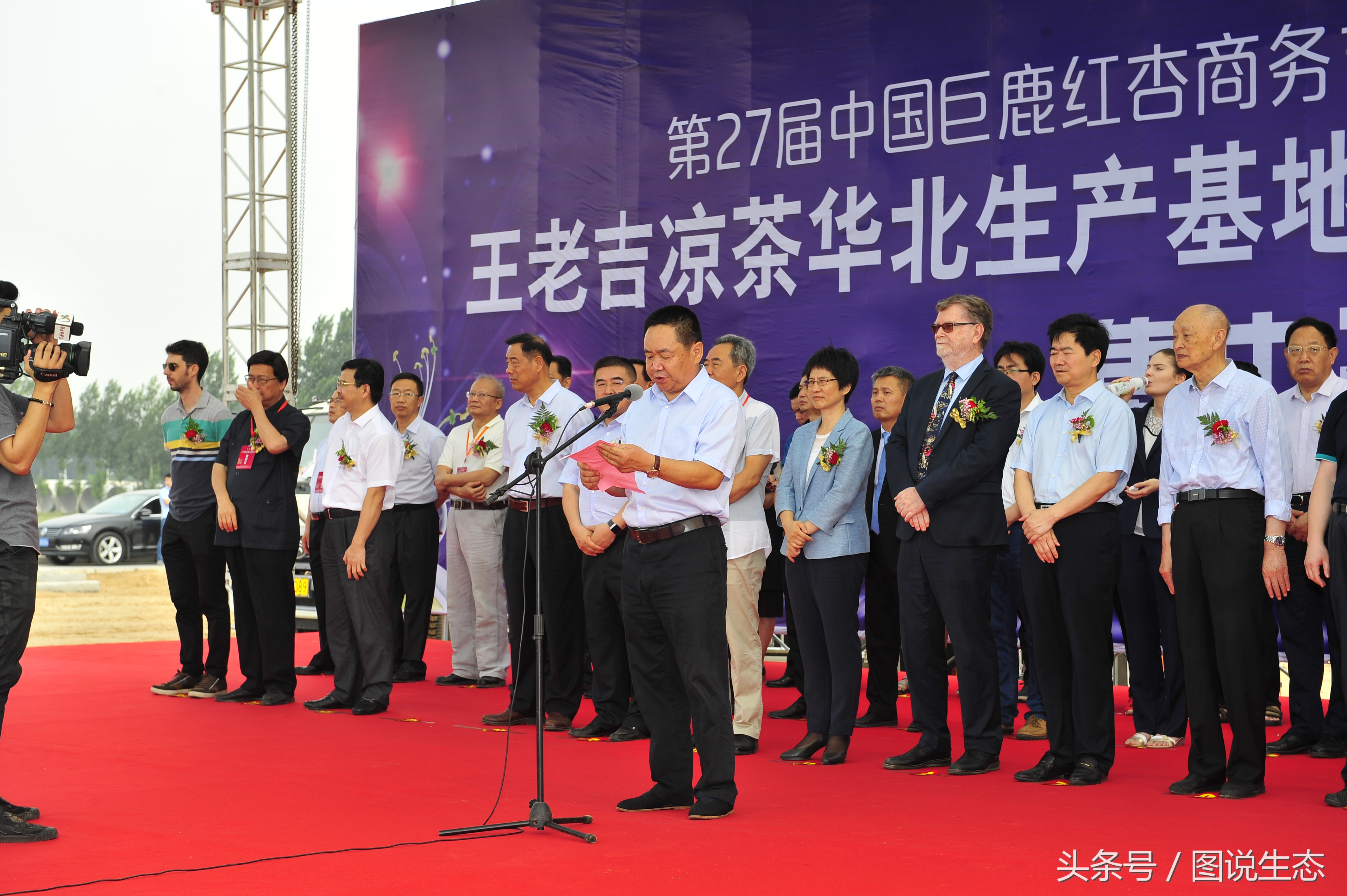 父亲节这天过得真快乐,父亲节的一天视频