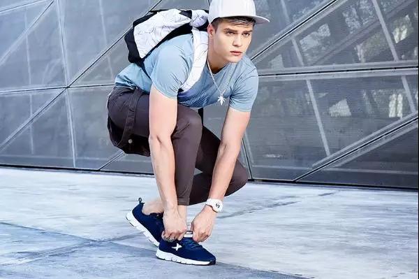 遭沽空机构直指“*子骗**公司”的特步，要用三年开出1500家新店！