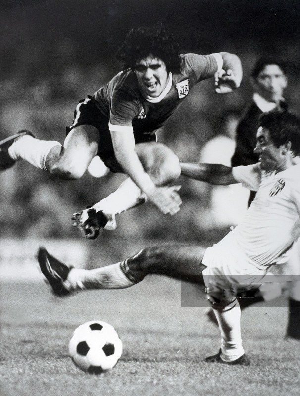 上帝之手马拉多纳位置,上帝之手马拉多纳是哪一届