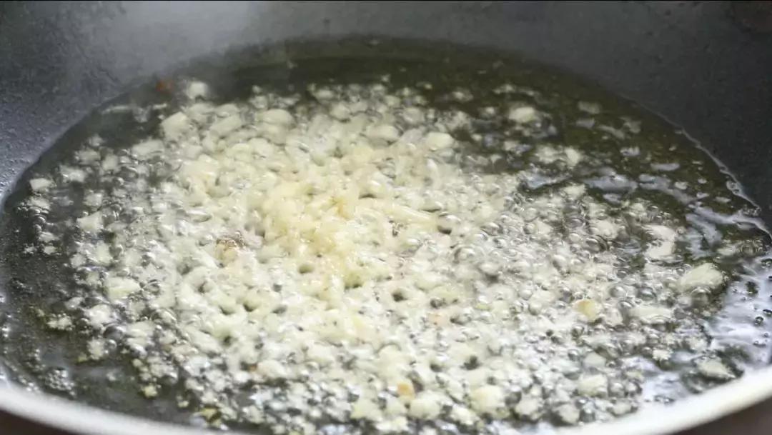 厨房小白也能做的吮指椒盐皮皮虾,椒盐皮皮虾怎么才能炸得酥脆