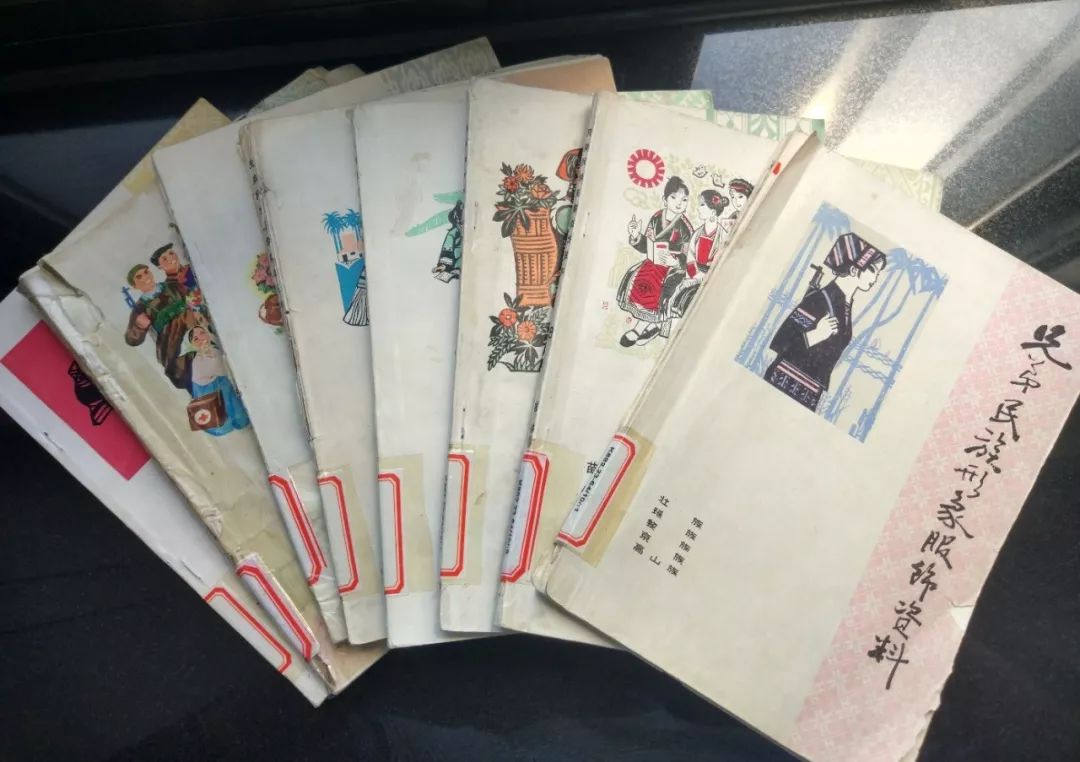 为什么少数民族衣服花里胡哨,为什么少数民族都有服装