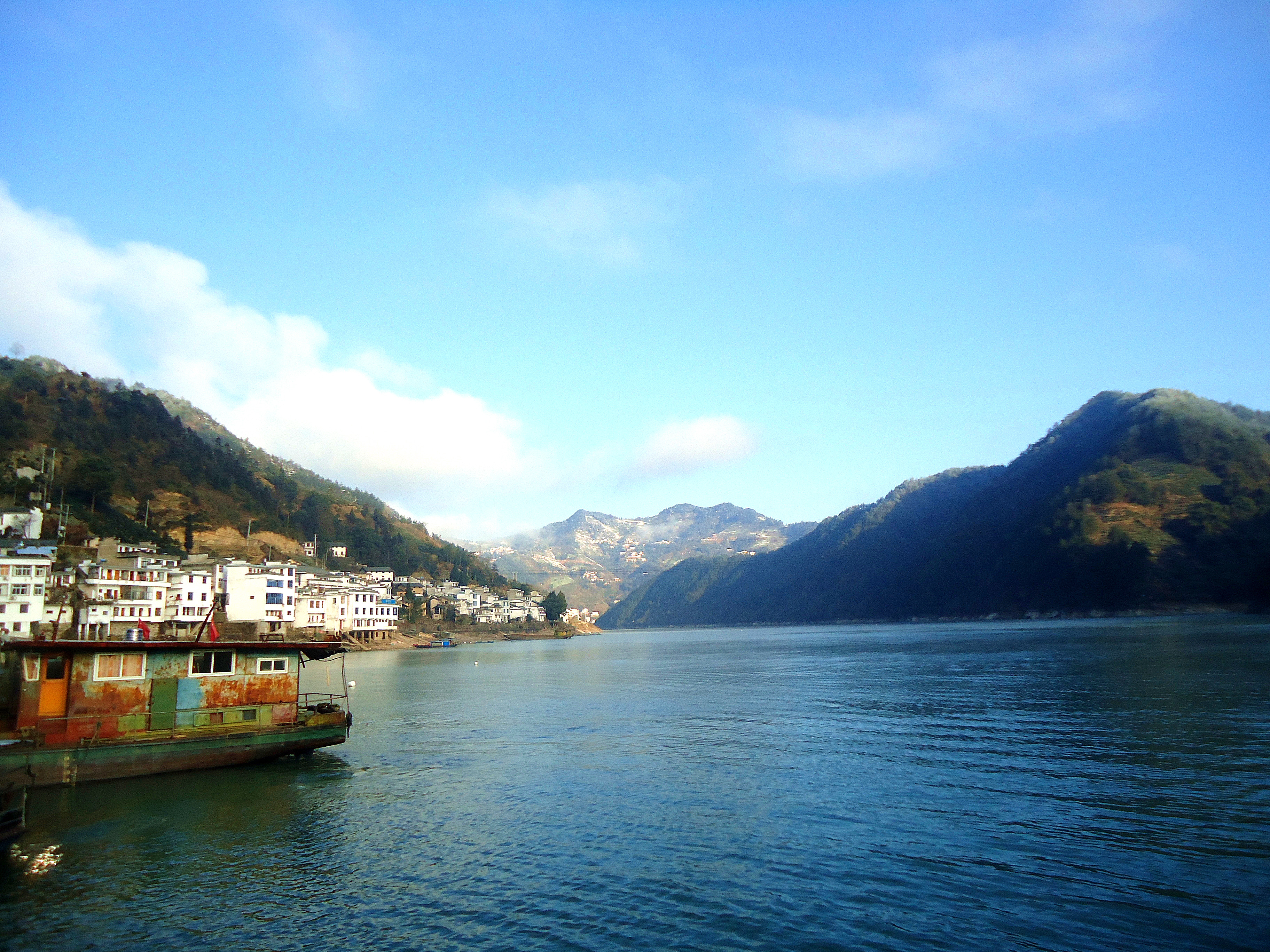 新安江畔的这个古镇，一处隐藏于山水之间的世外桃源