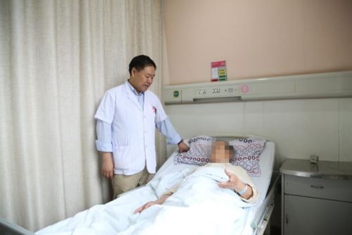 她为扬州市妇幼保健院点赞，一台手术解除多年难言之隐！