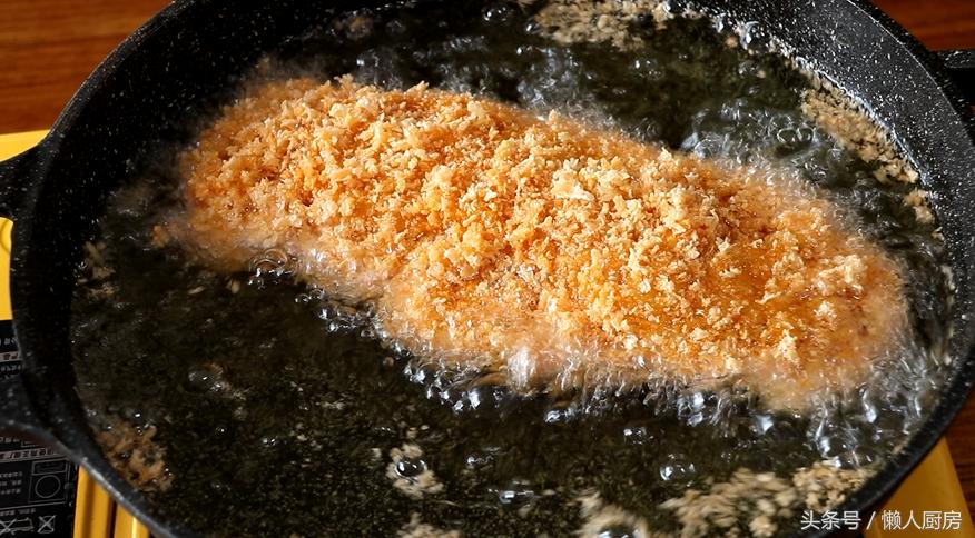 教你在家炸鸡排,没吃完的炸鸡排该怎么做才好吃