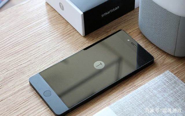 一代国产机锤子销量凄凉，为了扩大市场，只能改走新路线