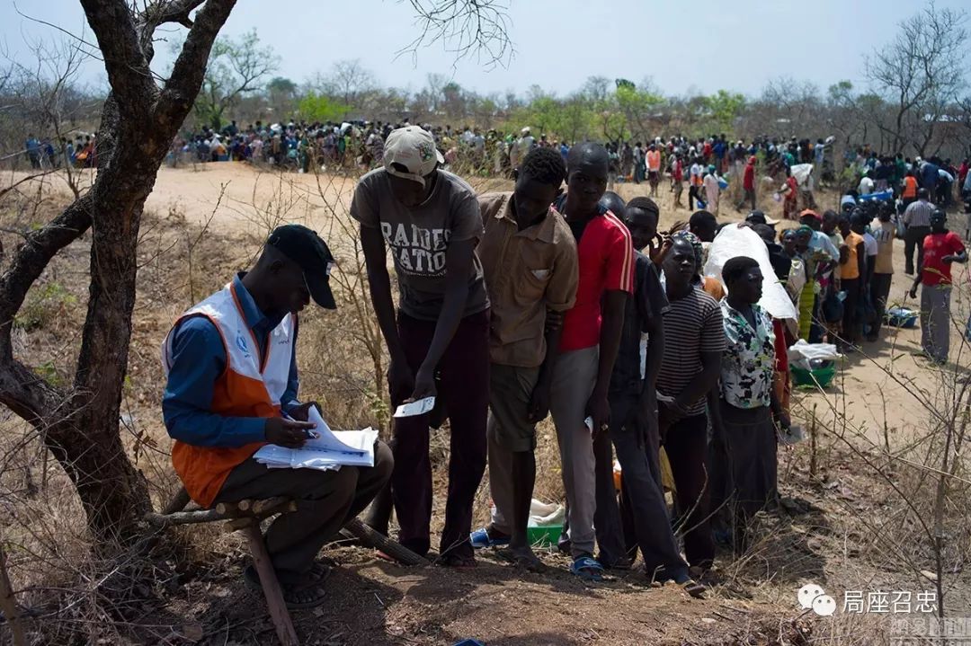 鍙欏埄浜氶毦姘戜笘鐣屾澂,鍙欏埄浜氶毦姘戠湅寰椾簡瓒崇悆璧涘悧