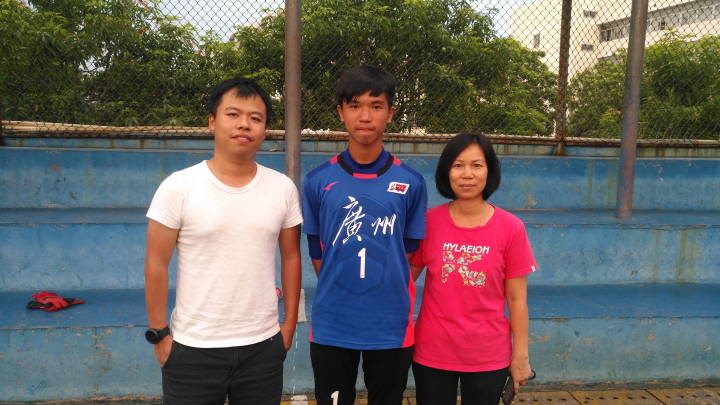 16岁小将揭穿国足下滑原因,16岁少年叫嚣