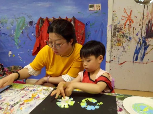 「金宝贝小小陶艺师活动回顾」跟外太空EZ寻觅不一样的烟花