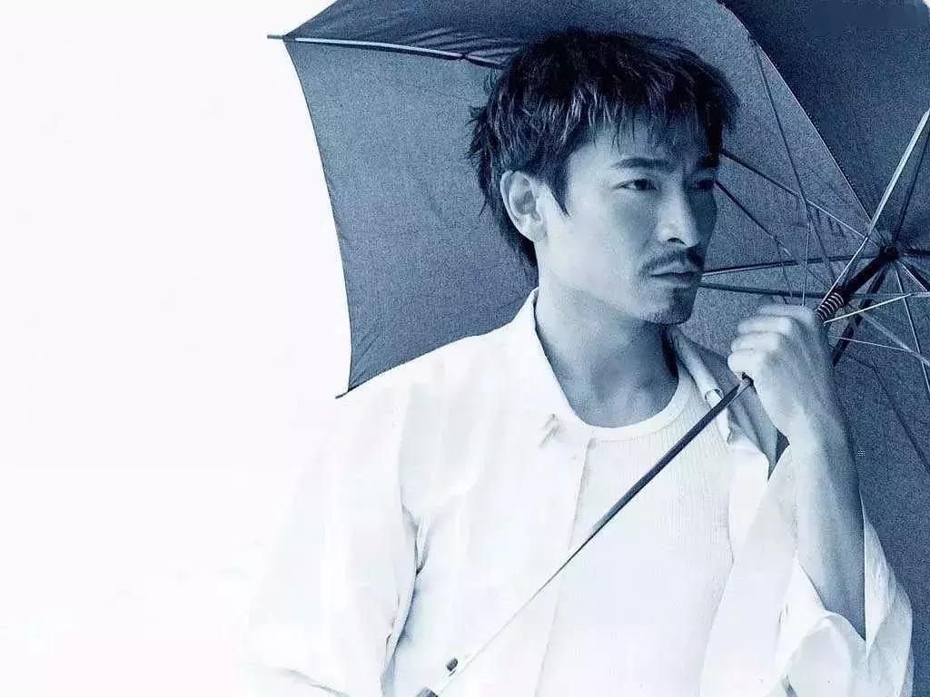 刘德华凭什么能火37年,刘德华凭什么能火40年原视频