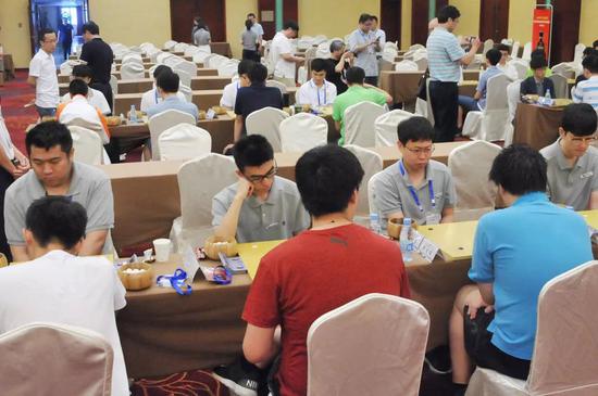 *藏西**中驰首战修得正果顽强拼搏成功升入全国围甲