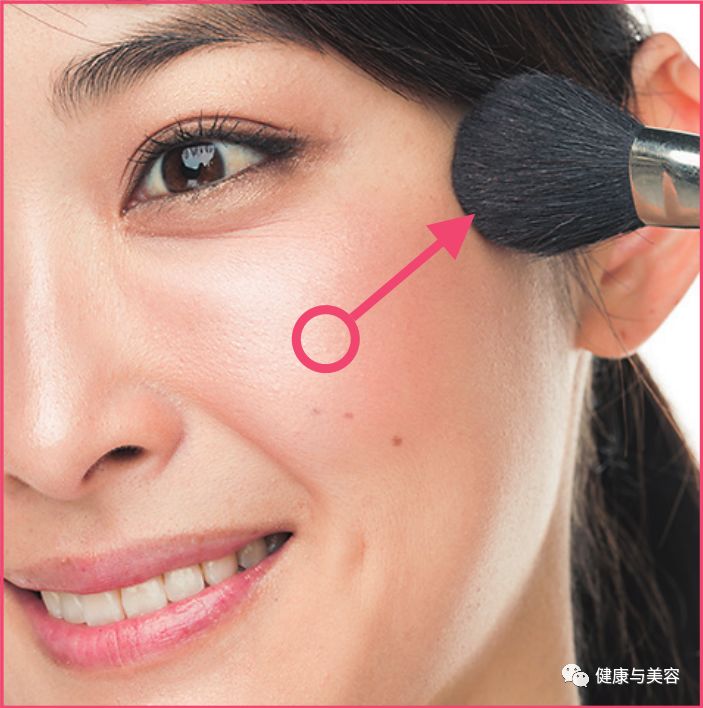 蔡徐坤腮红上热搜！《创造101》小姐姐说腮红用得好，脸小年龄小