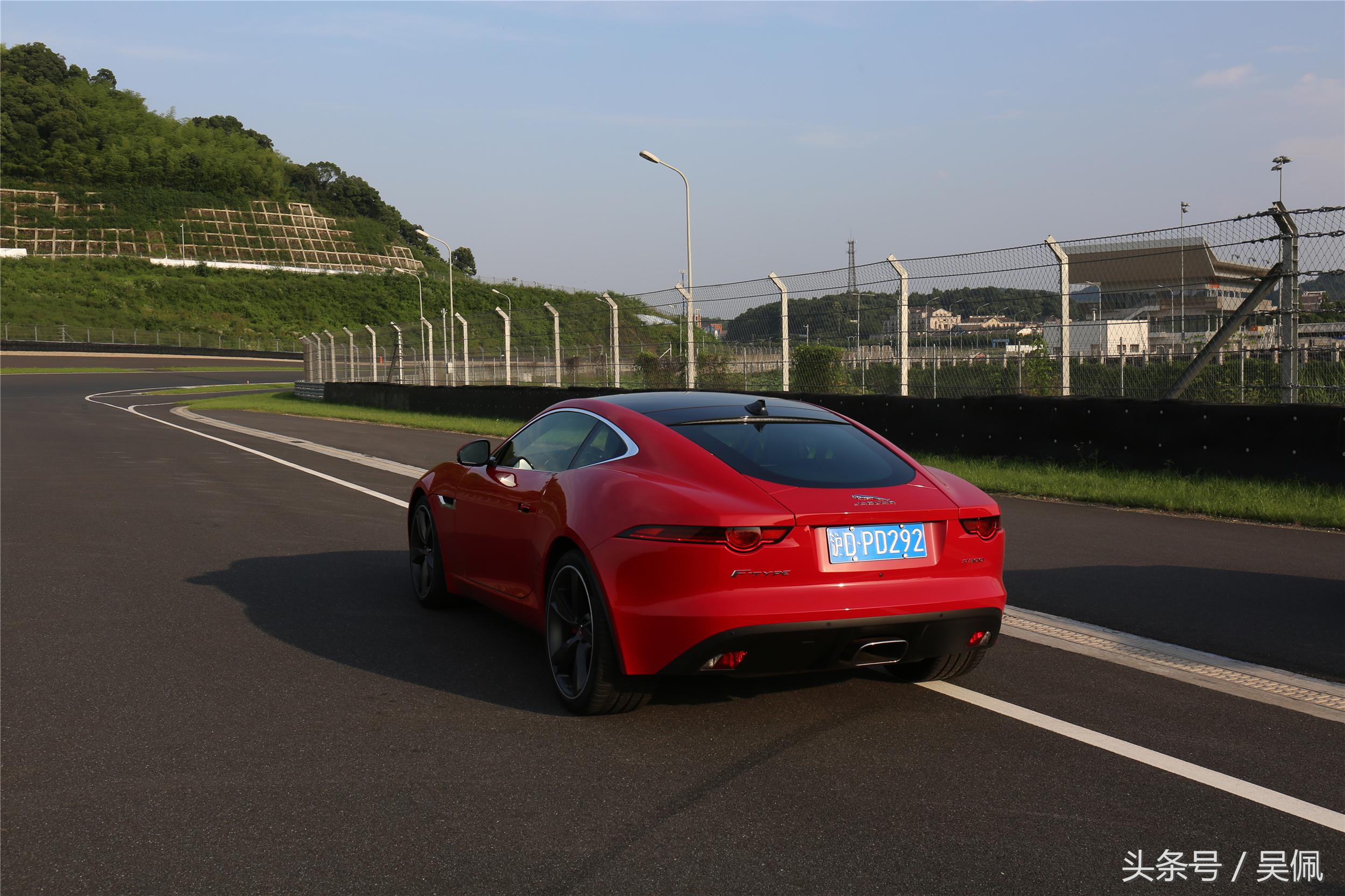 新捷豹f-type2.0t测评,赛道测试捷豹f-type2.0t
