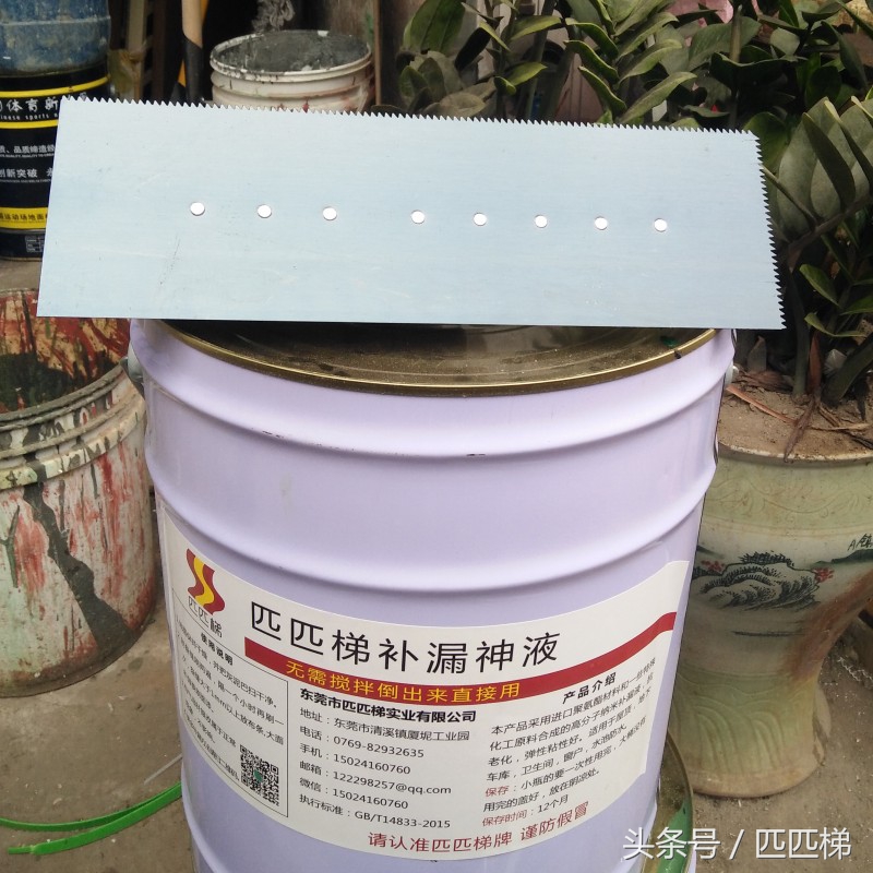 屋顶大面积漏水防水用什么涂料好,屋顶漏水用蜡烛做防水3年不漏