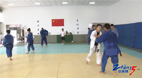 今天的汗水只为明天的灿烂辉煌,今天的汗水