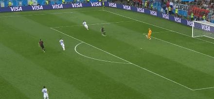 足球赛场上“让人大呼过瘾”的破门瞬间，我确定这不是“恶搞”