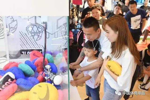 耐克adidas,耐克阿迪达斯fila