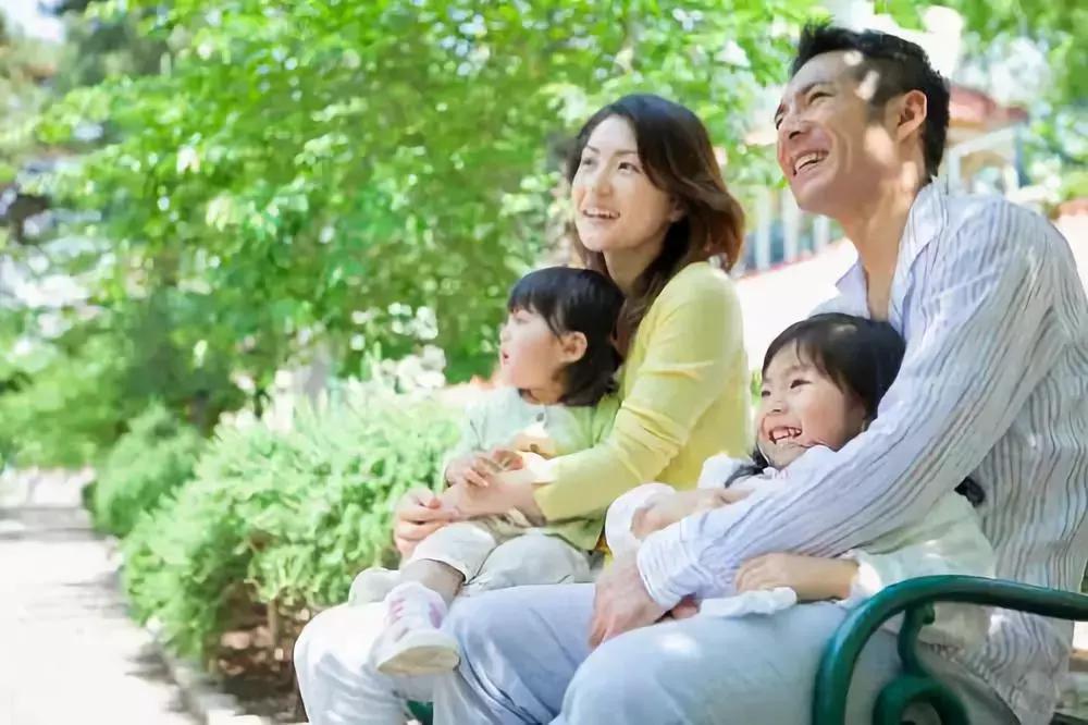 别让你的孩子,沉浸在软色情的世界里