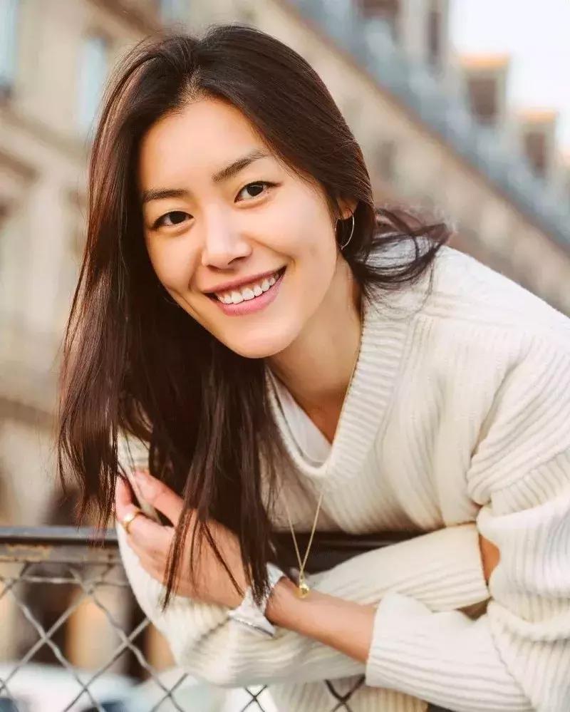 单眼皮女生怎么画眼妆显眼大,单眼皮怎么画眼妆好看