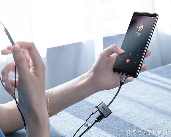 电话通话声音变小,打电话时电视声音小怎么办