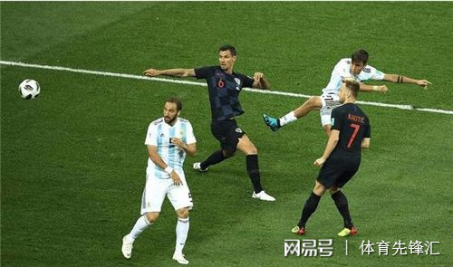 阿根廷惨败，为什么648分钟不进球的梅西，才是最该被安慰的人？