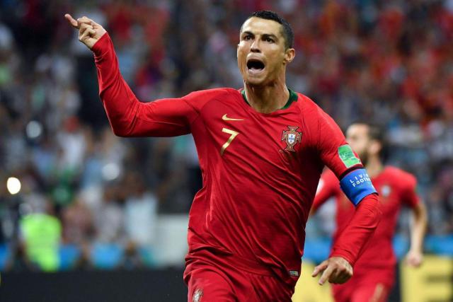 关于足球的电影梅西,天下足球c罗梅西内马尔