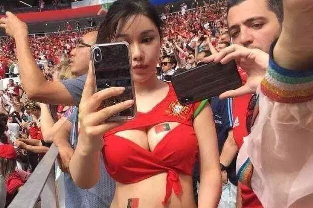 世界杯看点各国球星,世界杯赛场高颜值女球迷惊艳镜头