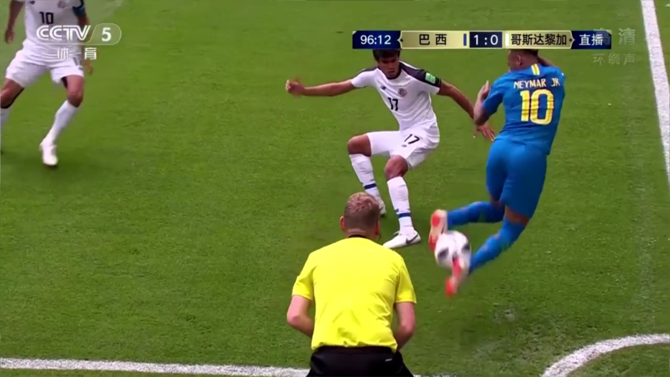 只会内马尔滚？赛后内马尔兴奋脱衣握双臂送飞吻，就差彩虹过人了