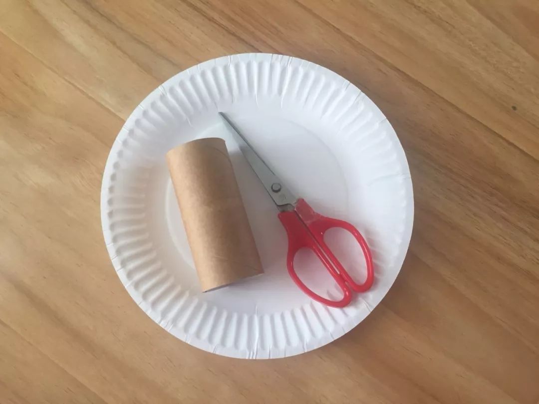 第31天：国外流行的31天不重复室内亲子游戏：卷纸筒游戏！