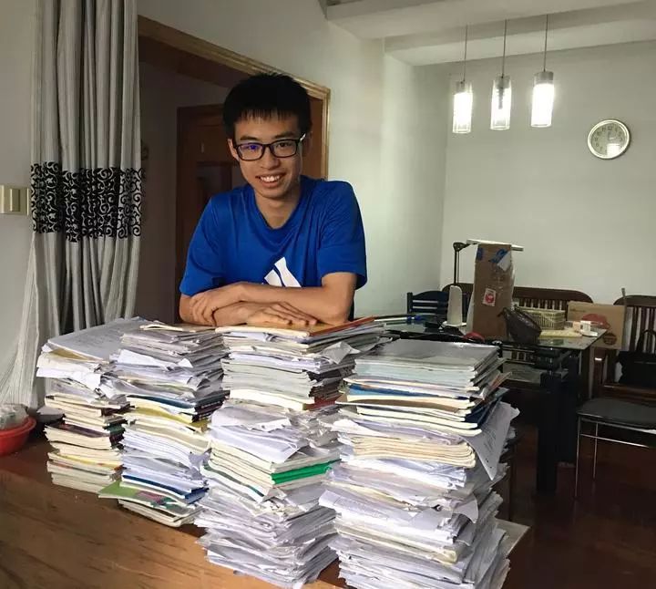 新鲜出炉的中高考优秀生听他们各自说说学习的奥秘