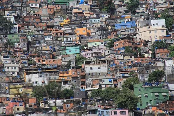 世界杯外的巴西:上帝宠爱,却把一手好牌打烂
