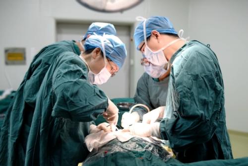 深夜孕妇肚子疼,孕妇深夜家中阵痛