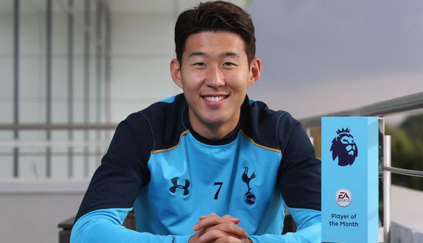 文在寅安慰孙兴慜,孙兴慜哭了德布劳内安慰