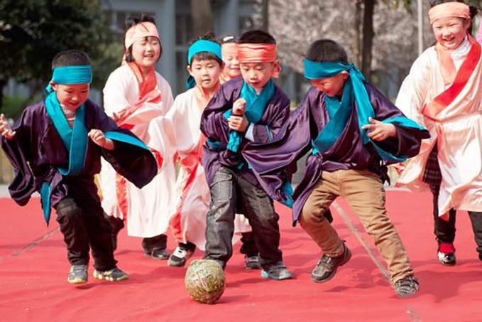 足球跟蹴鞠根本没关系吧,蹴鞠和足球是全同关系吗