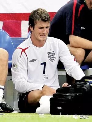 “宇宙最强”太太团:酗酒斗殴、互嘲比奢,以此成名日进斗金