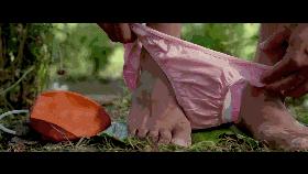 一个男人和姨妈巾的故事，世界电影史上首发！