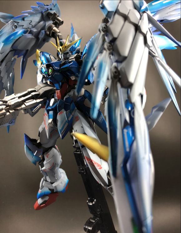 佳作：炒冷饭的阿迪达斯hirm飞翼高达，老衲作品