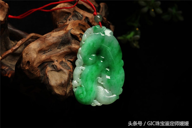 戴翡翠身体就不好什么原因,身体不好戴翡翠有变化吗
