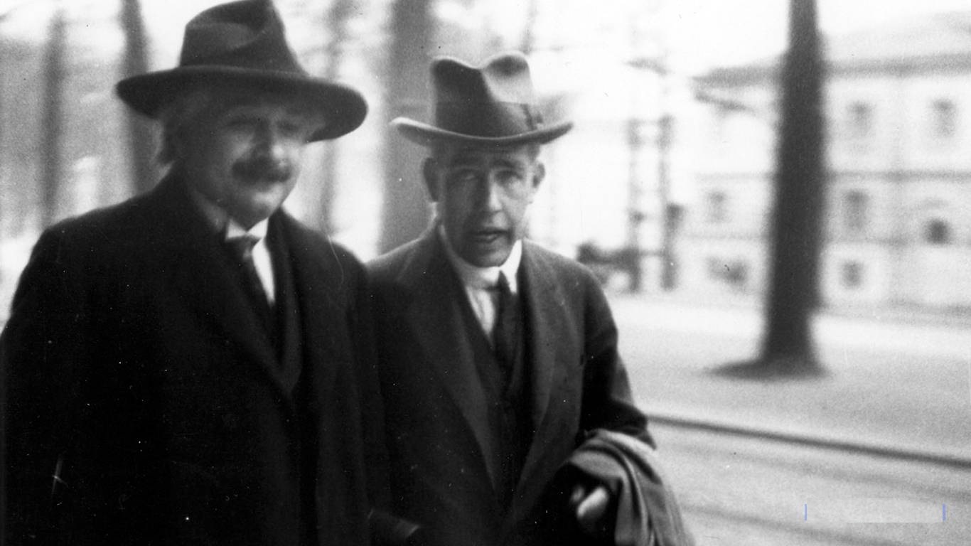 踢足球的爱因斯坦,玻尔物理学家踢足球