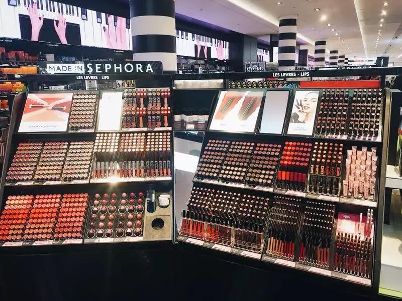 外国女的加油站视频,法国丝芙兰美女