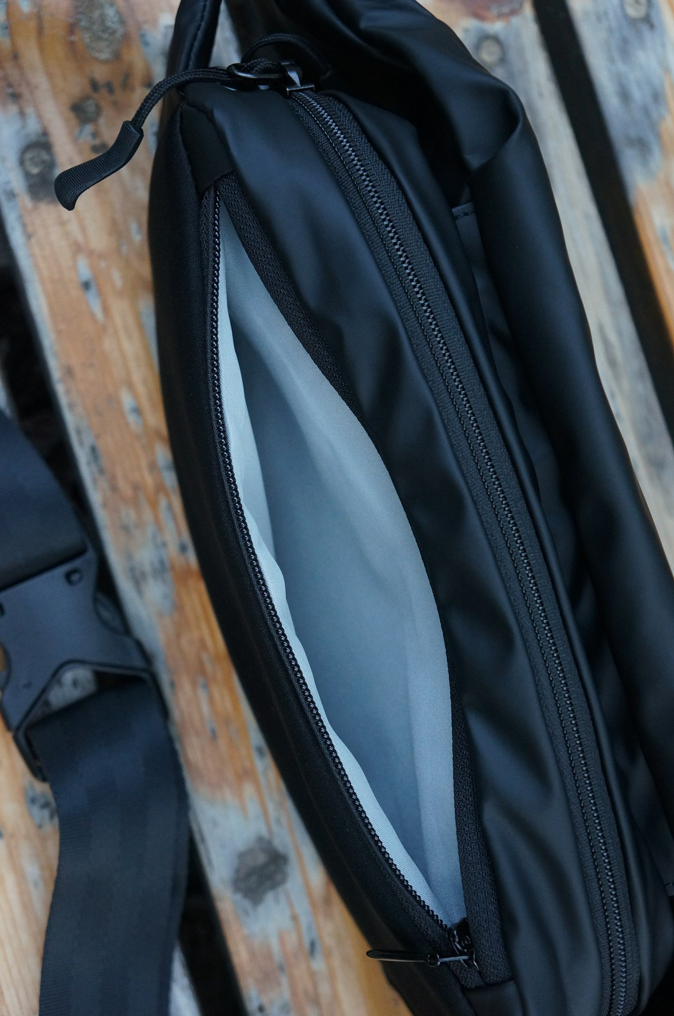 休闲轻便胸包,简单百搭休闲胸包