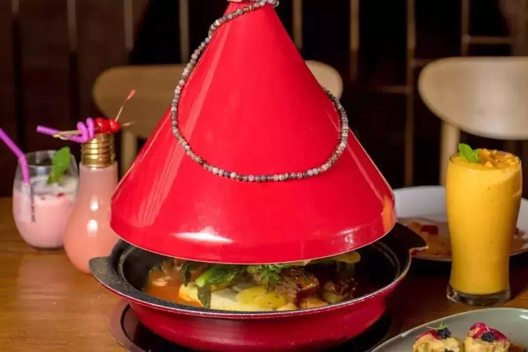 适合小情侣去的餐吧,一家很有情调和气氛的露天餐吧