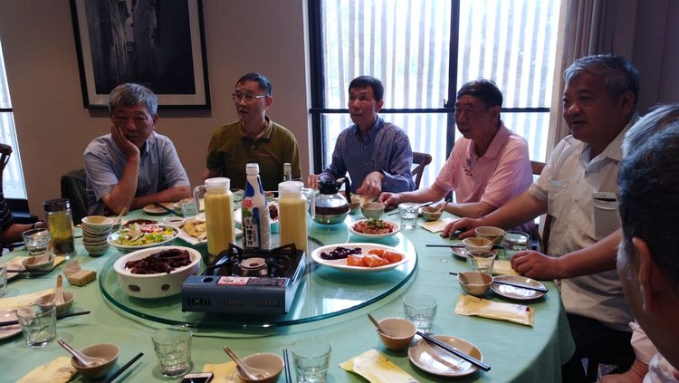 干岔子一，二队老知青久别重逢，共忆黑土情长