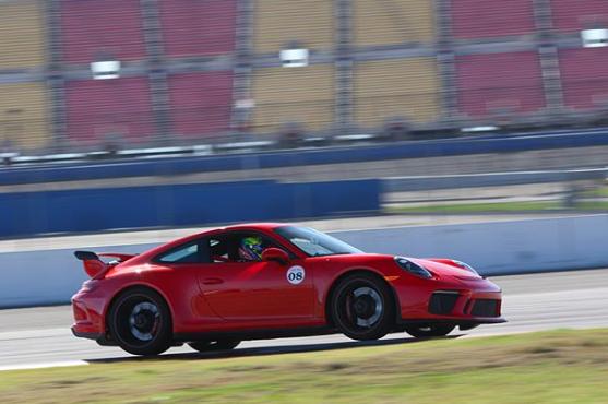 玩姿态就绝交!他的GT3只会活在赛道里|玩家