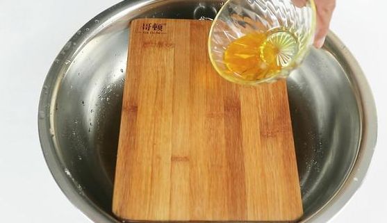 菜板用久了掉渣,菜板用久了难清理