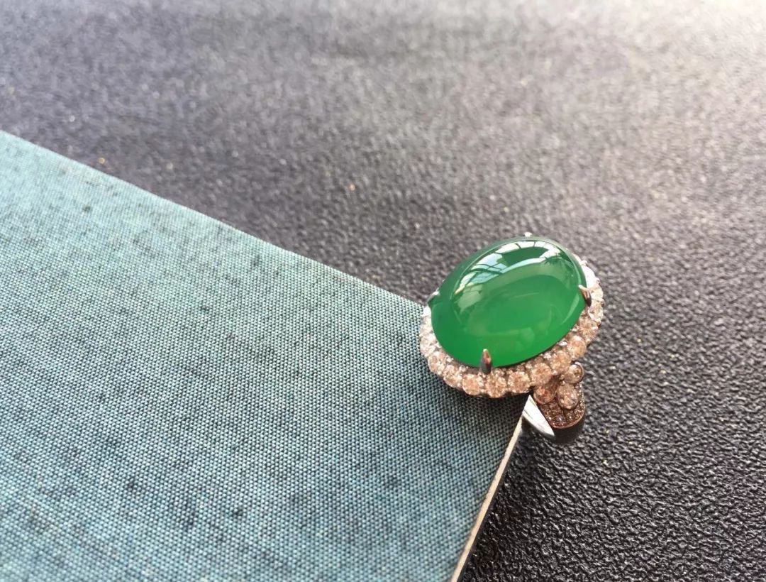 冰糯种翡翠的鉴别方法有哪些,冰糯种和糯种翡翠区别